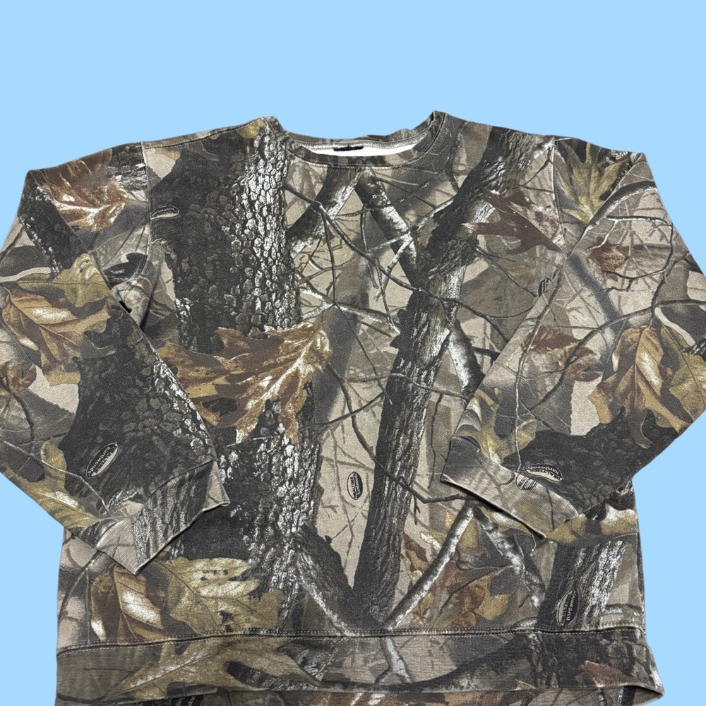 Real tree camo crew sweater